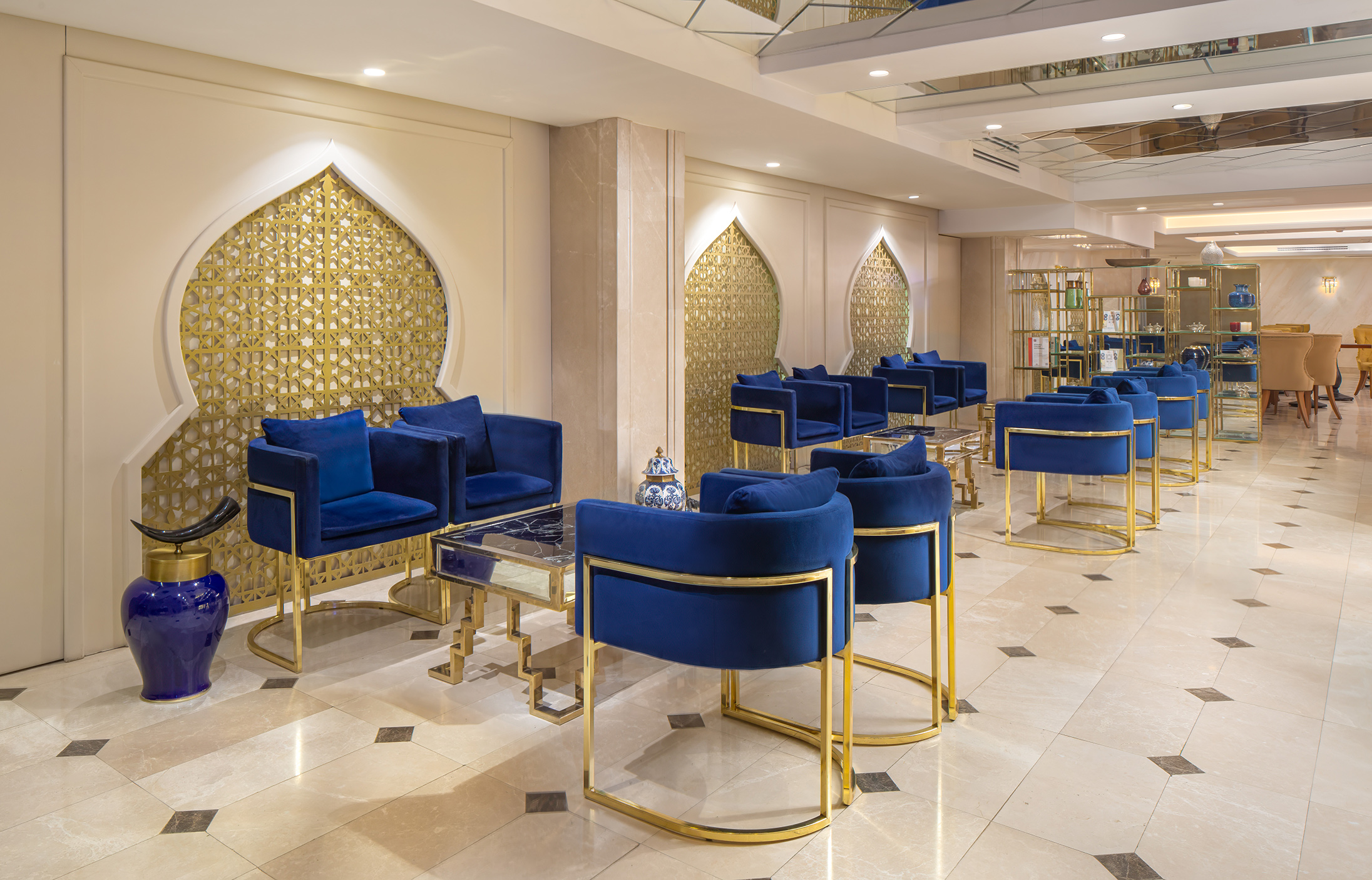 Restaurant & Bar